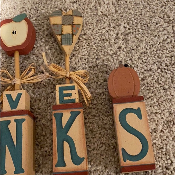 Give Thanks Farmhouse Decor - Picture 4 of 6